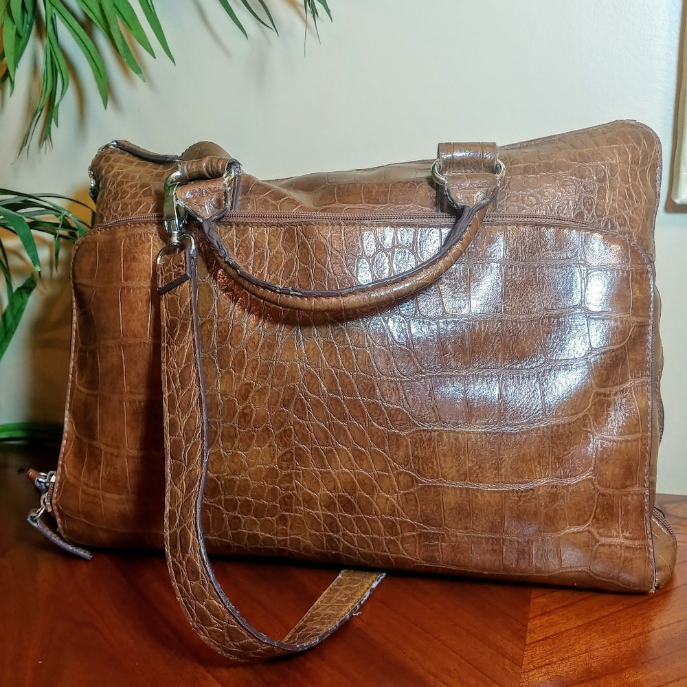 Large Bueno Alligator Purse